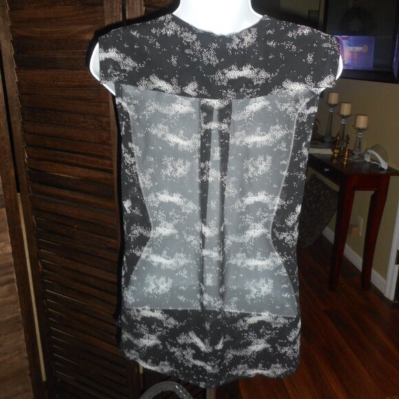 NWOT Semi-sheer black & white dressy blouse, size Medium - Picture 6 of 7